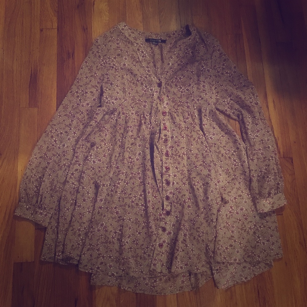 Beautiful dress with lots of style